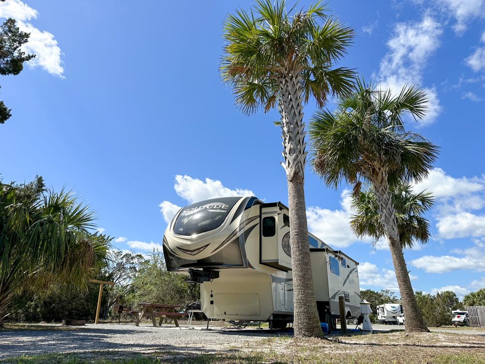 Weekend Getaways or Full-Time RV Life? Find the Perfect RV Lifestyle for You!